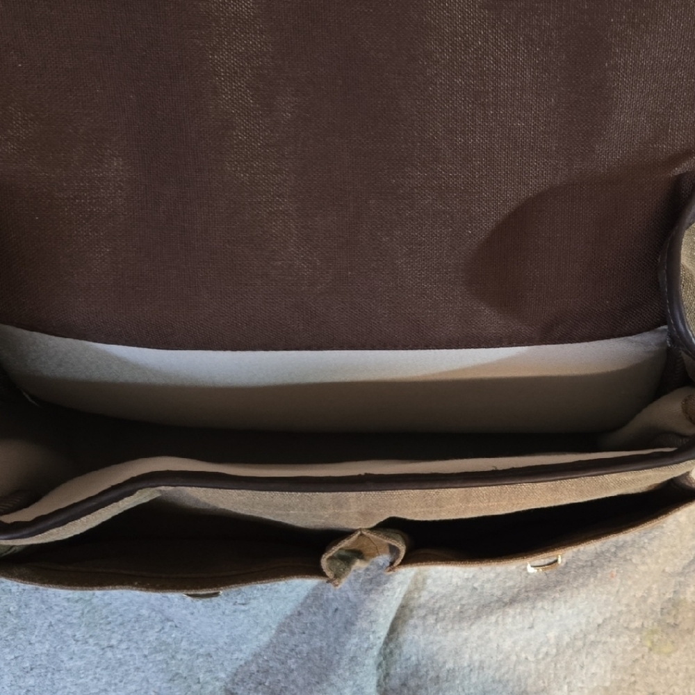 Classic Tan Canvas Messenger Bag - Picture 5 of 6